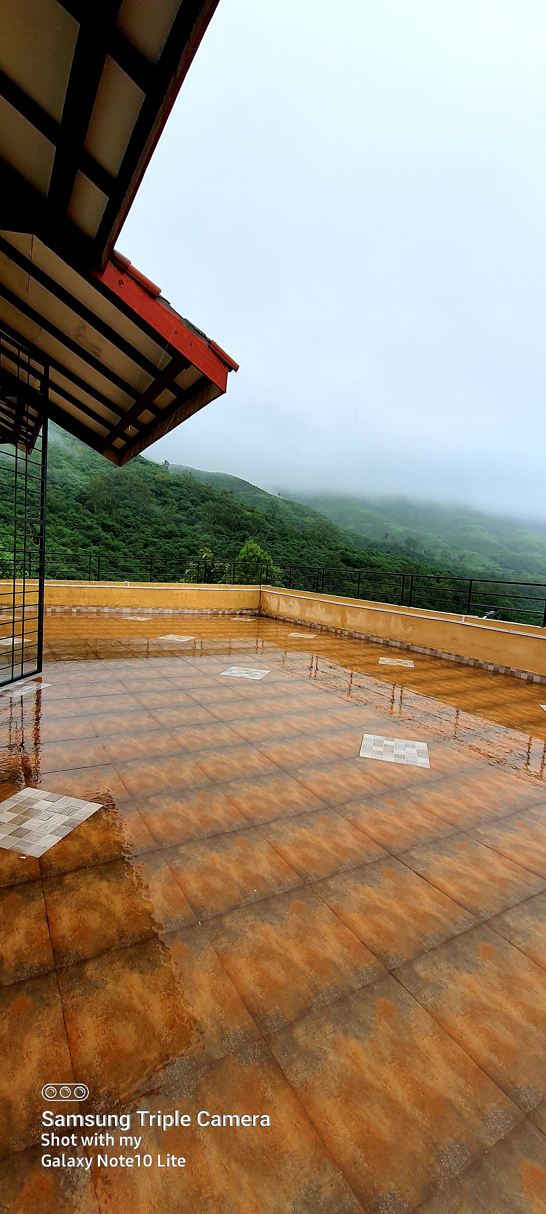 Fortview Luxe Retreat image 26