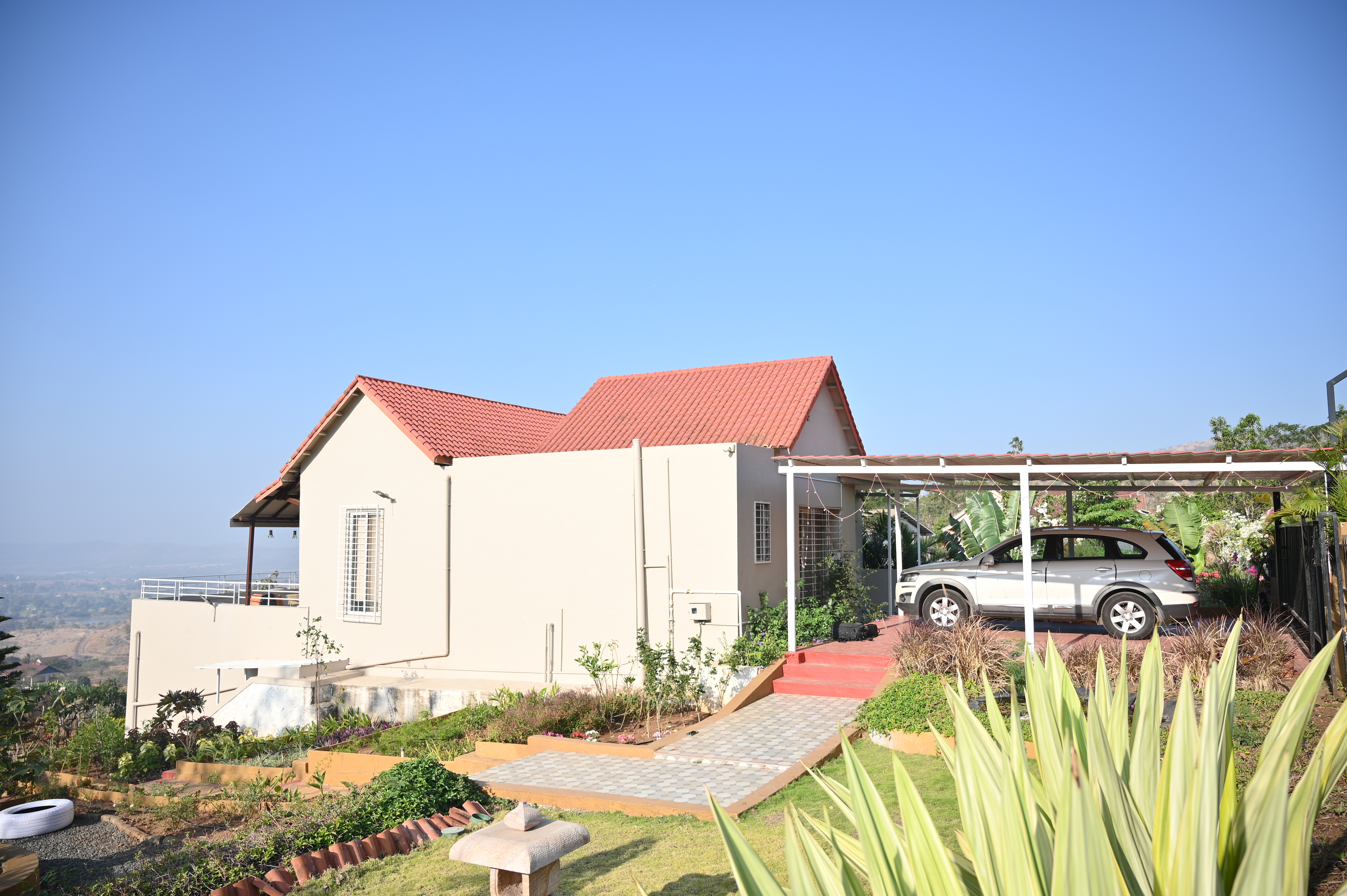 Fortview Luxe Retreat hill view